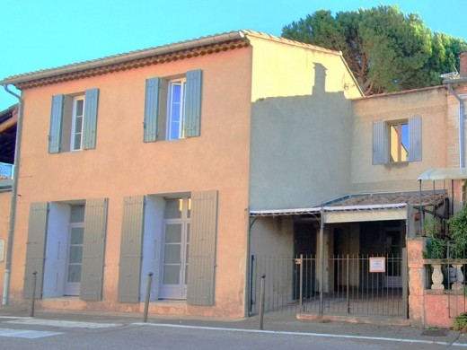 location Locaux commerciaux à Roussillon (84220)