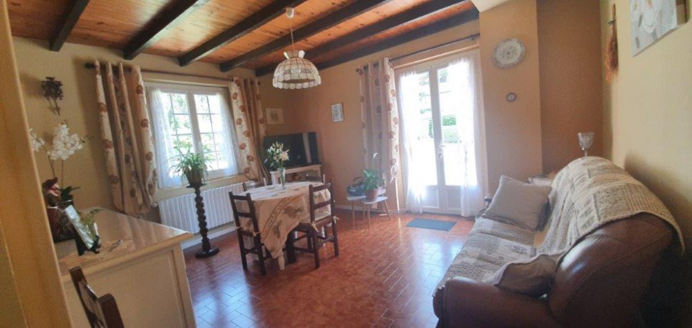 Maison Roussillon (84220)
