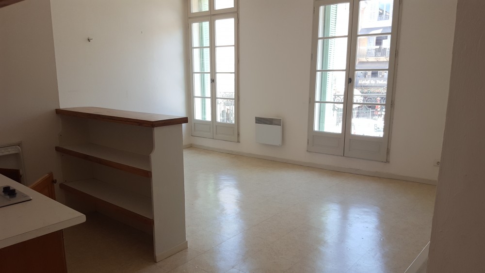 Studio Apt (84400)