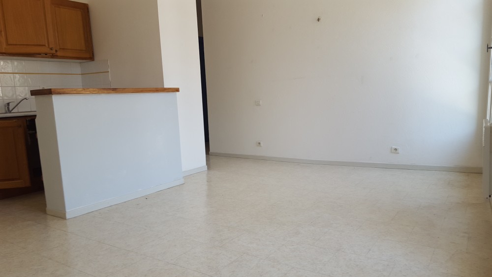 Studio Apt (84400)