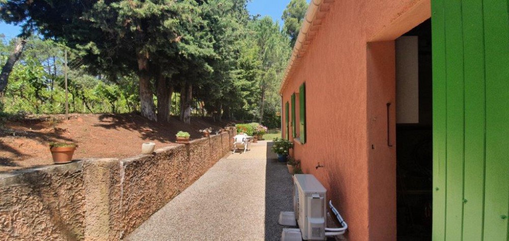 Maison Roussillon (84220)