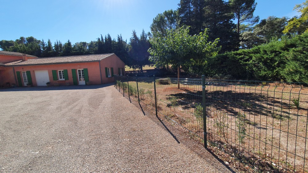 Maison Roussillon (84220)