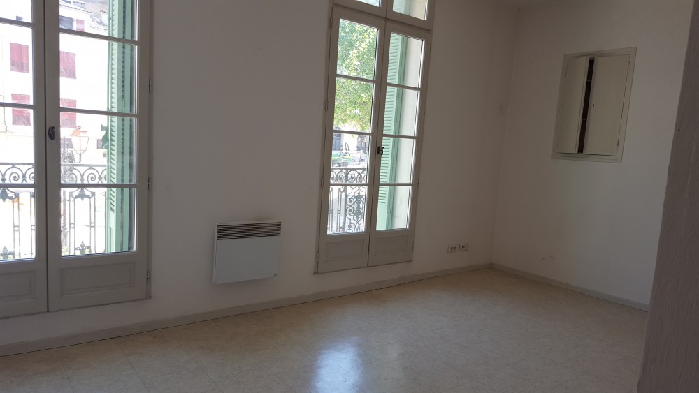 Studio Apt (84400)