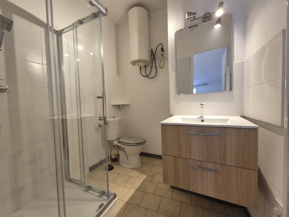 Studio Apt (84400)