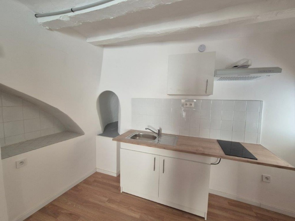 Studio Apt (84400)
