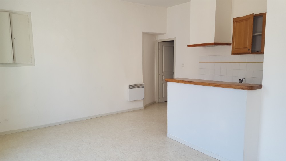 Studio Apt (84400)