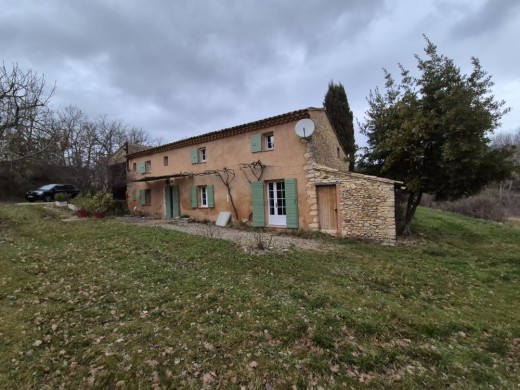 location  à Villars (84400)