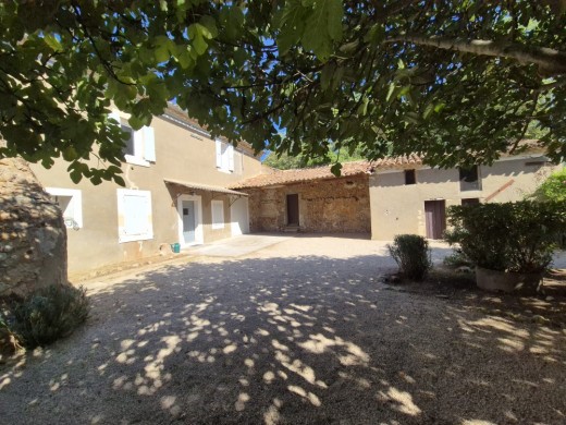 location  à Roussillon (84220)