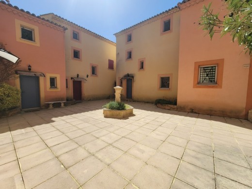 location Appartement T3 à Roussillon (84220)